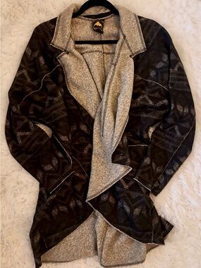 Burton Two-Tone Gray and Black Open Front Cardigan